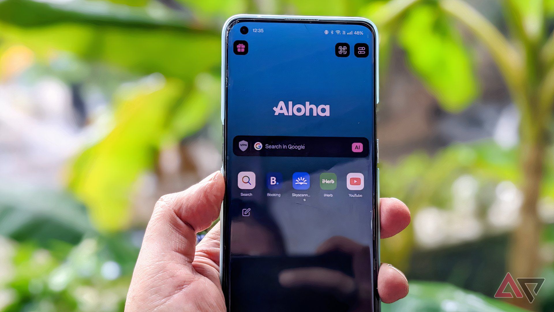 Aloha browser on OnePlus 9 Pro in hand
