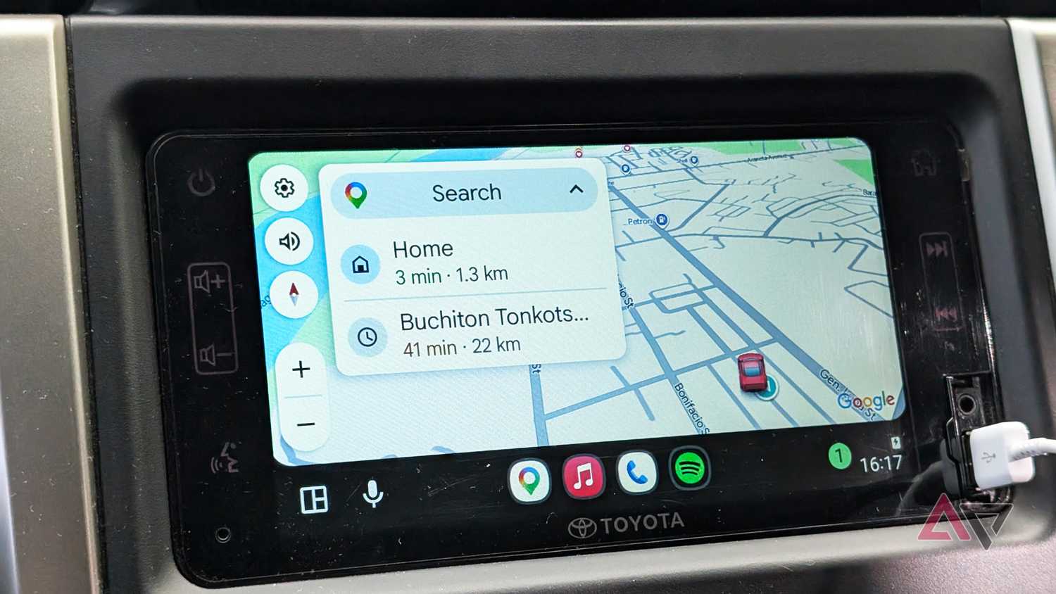 Android-Auto-with-Google-Maps-navigation-on-a-Toyota-display