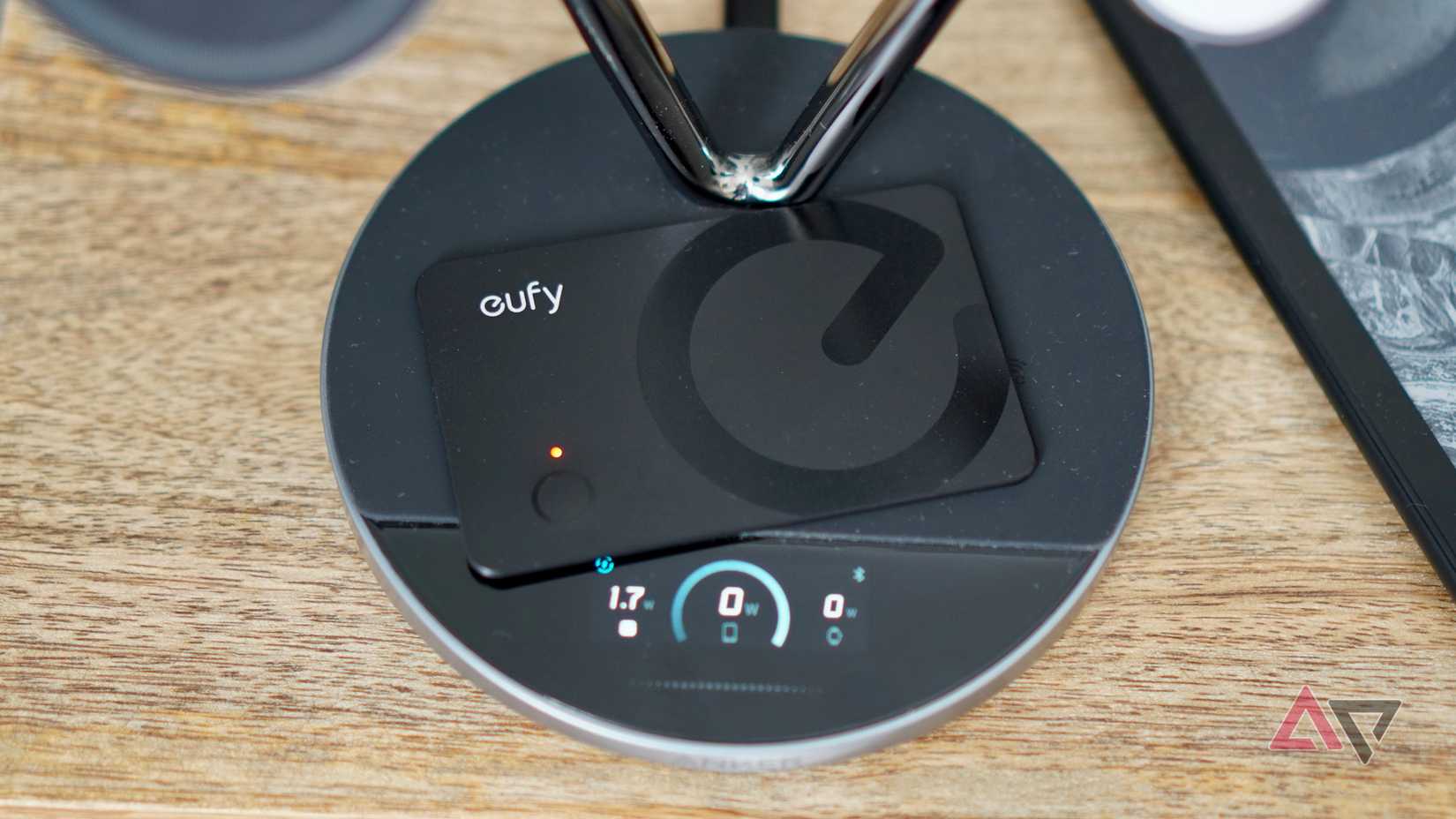 The Eufy SmartTrack Card E40 on charge