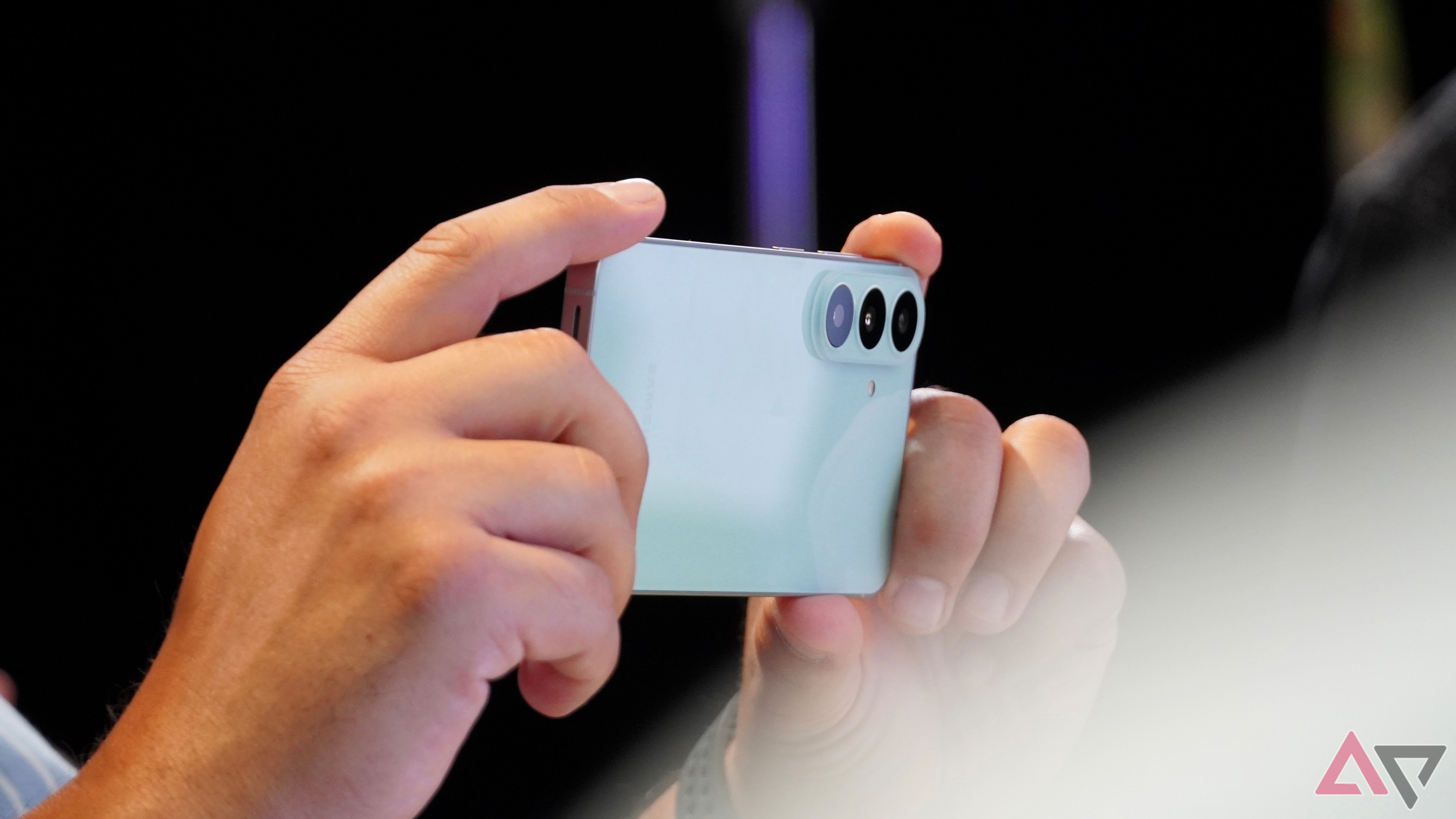 A person using the Samsung Galaxy S26 FE