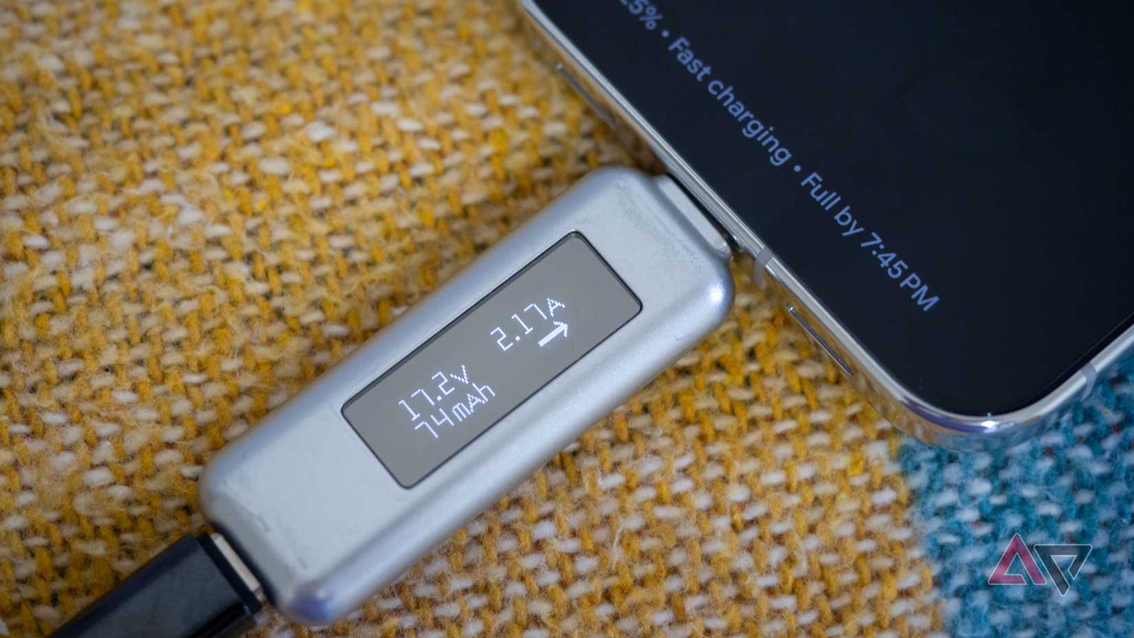 Fast-charging the Google Pixel 11 Pro XL at a 17.2V 2.17A power