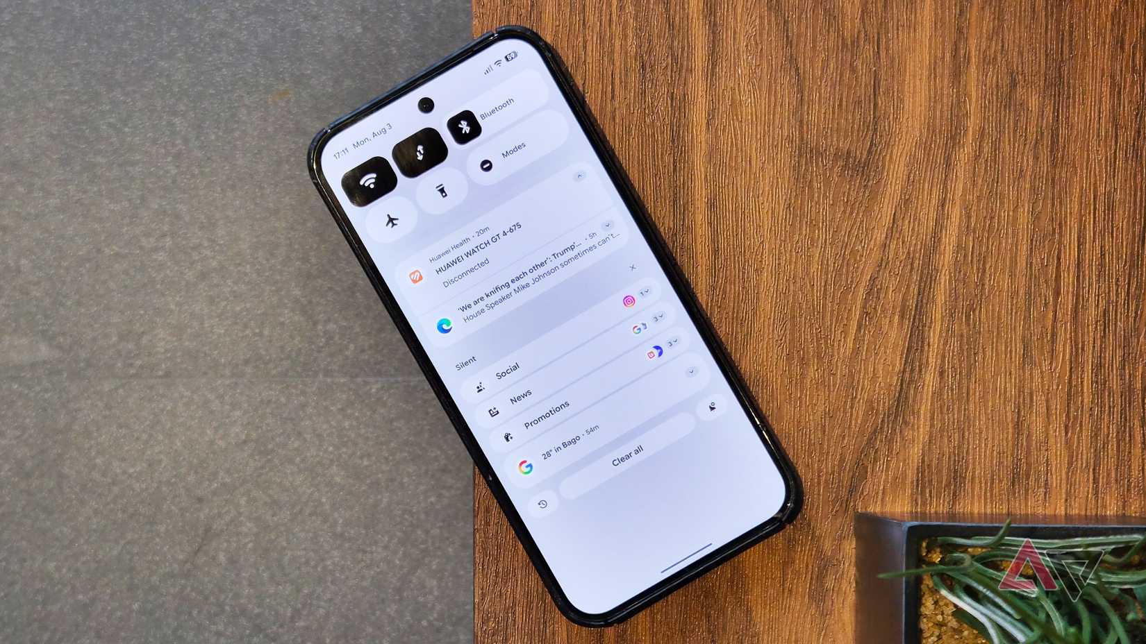 Barra delle notifiche o pannello delle notifiche su Google Pixel 9 Pro XL