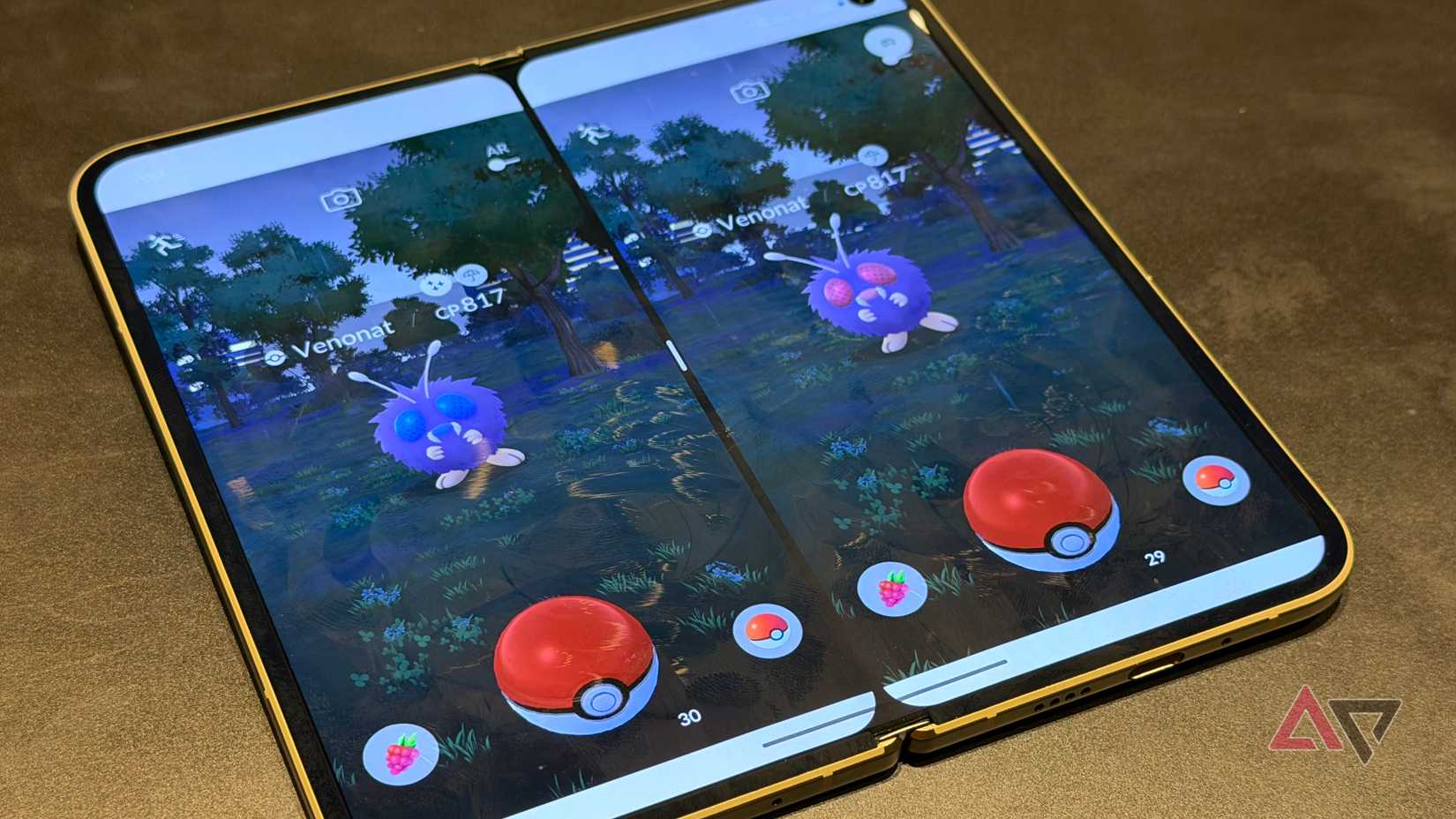 Shot of two gaming apps running at the same time on Pixel 11 Pro Fold