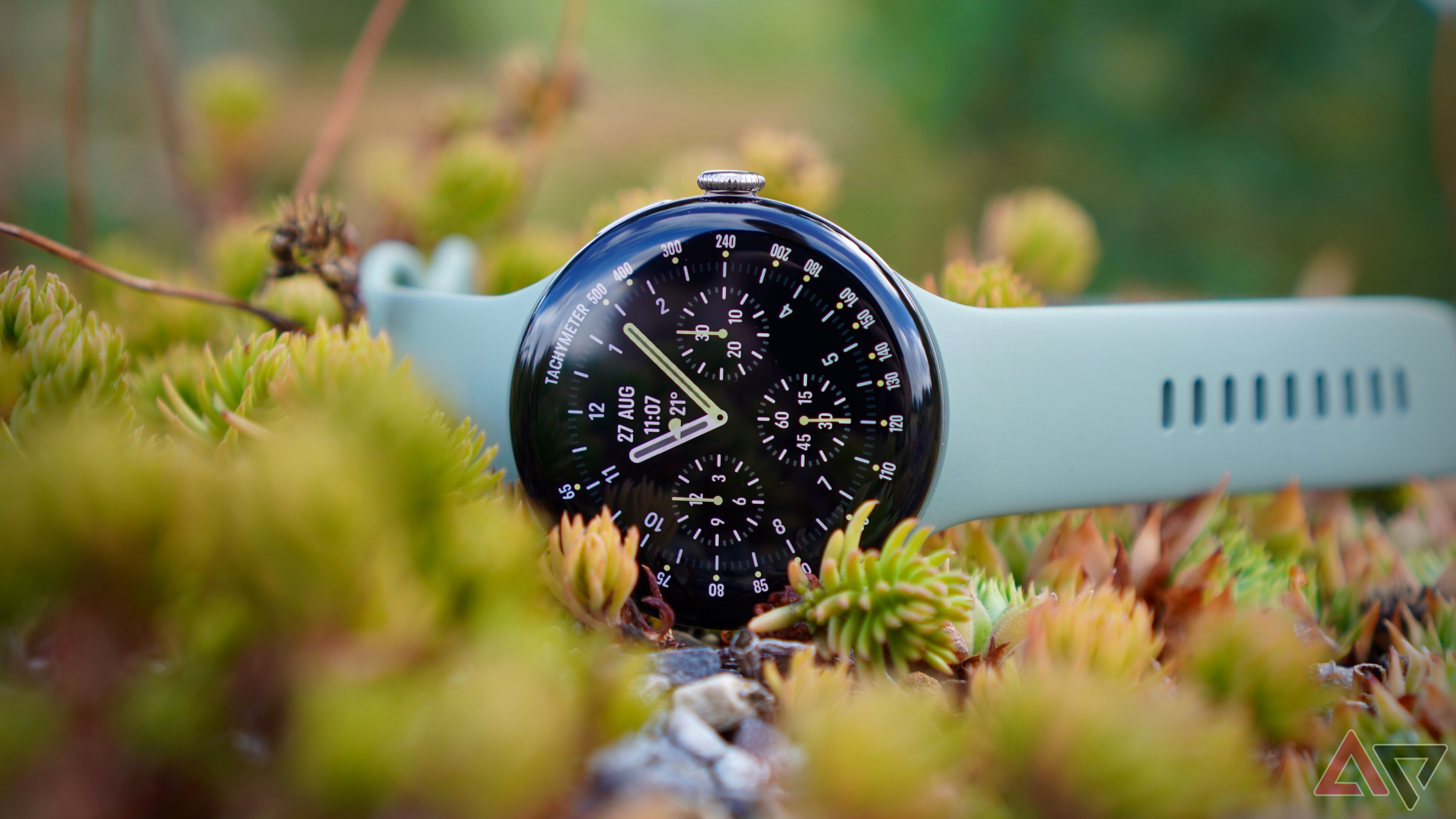 The Pixel Watch 5’s exclusive faces are coming to your Watch 4