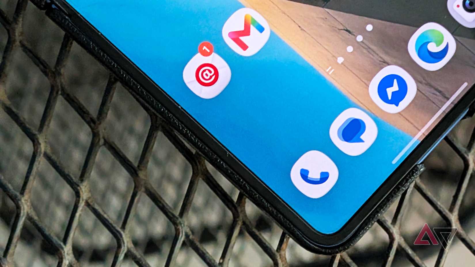 Close up of Samsung Email and Gmail apps on Galaxy Z Flip 7