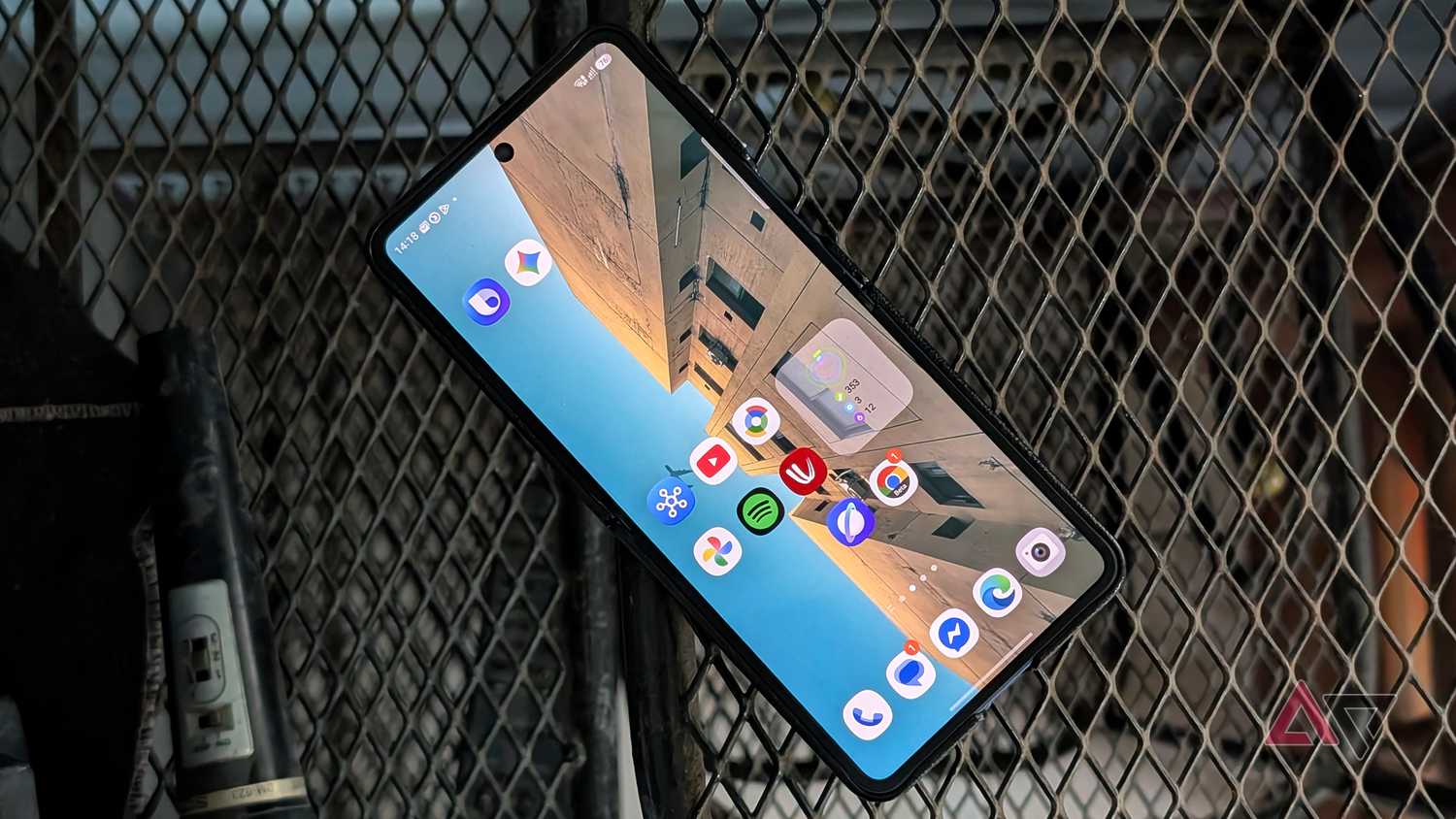 Samsung-Galaxy-Z-Flip-phone-with-Bixby-gemini-and-Google-apps