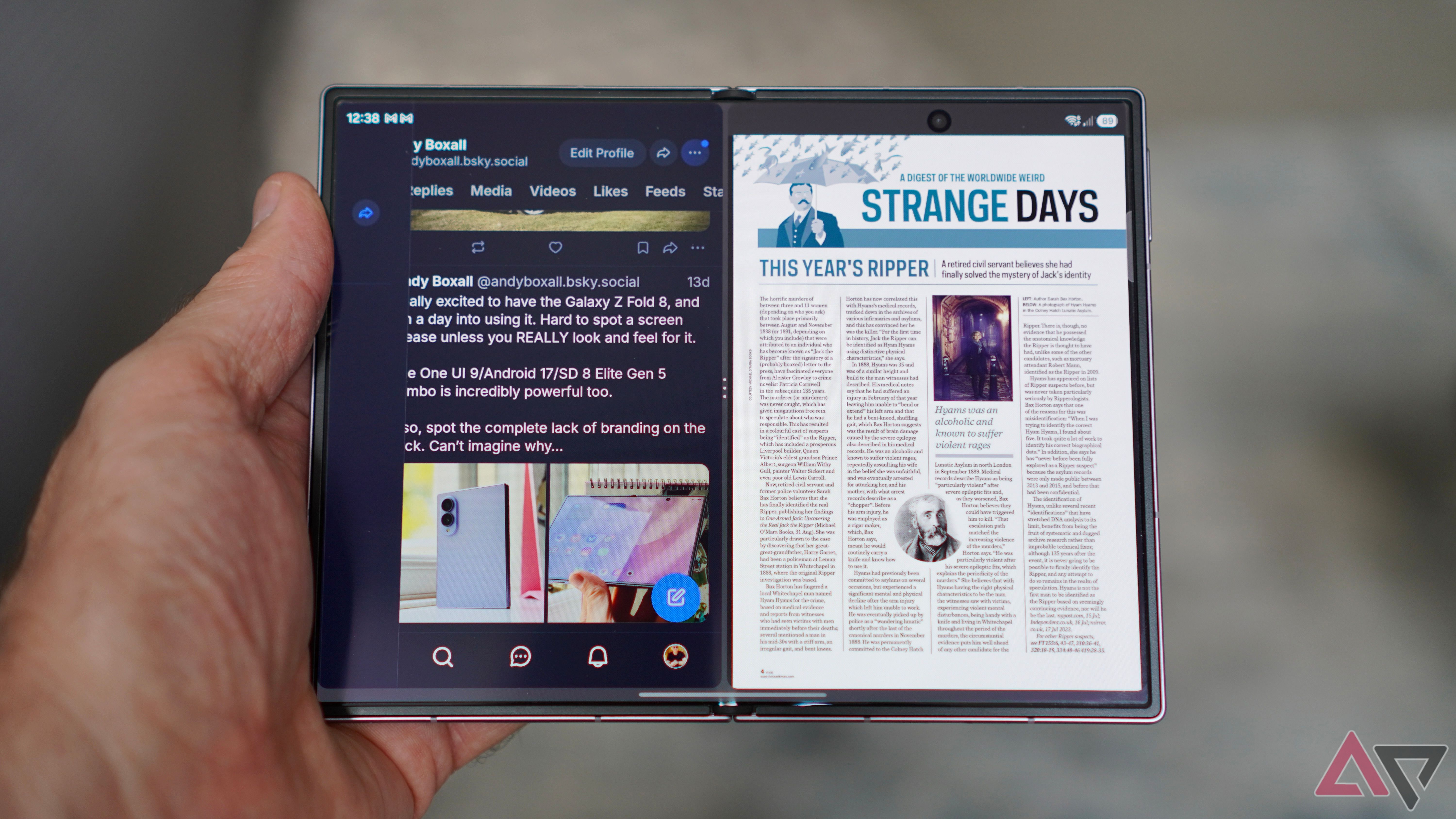 Split screen mode on the open Samsung Galaxy Z Fold 8