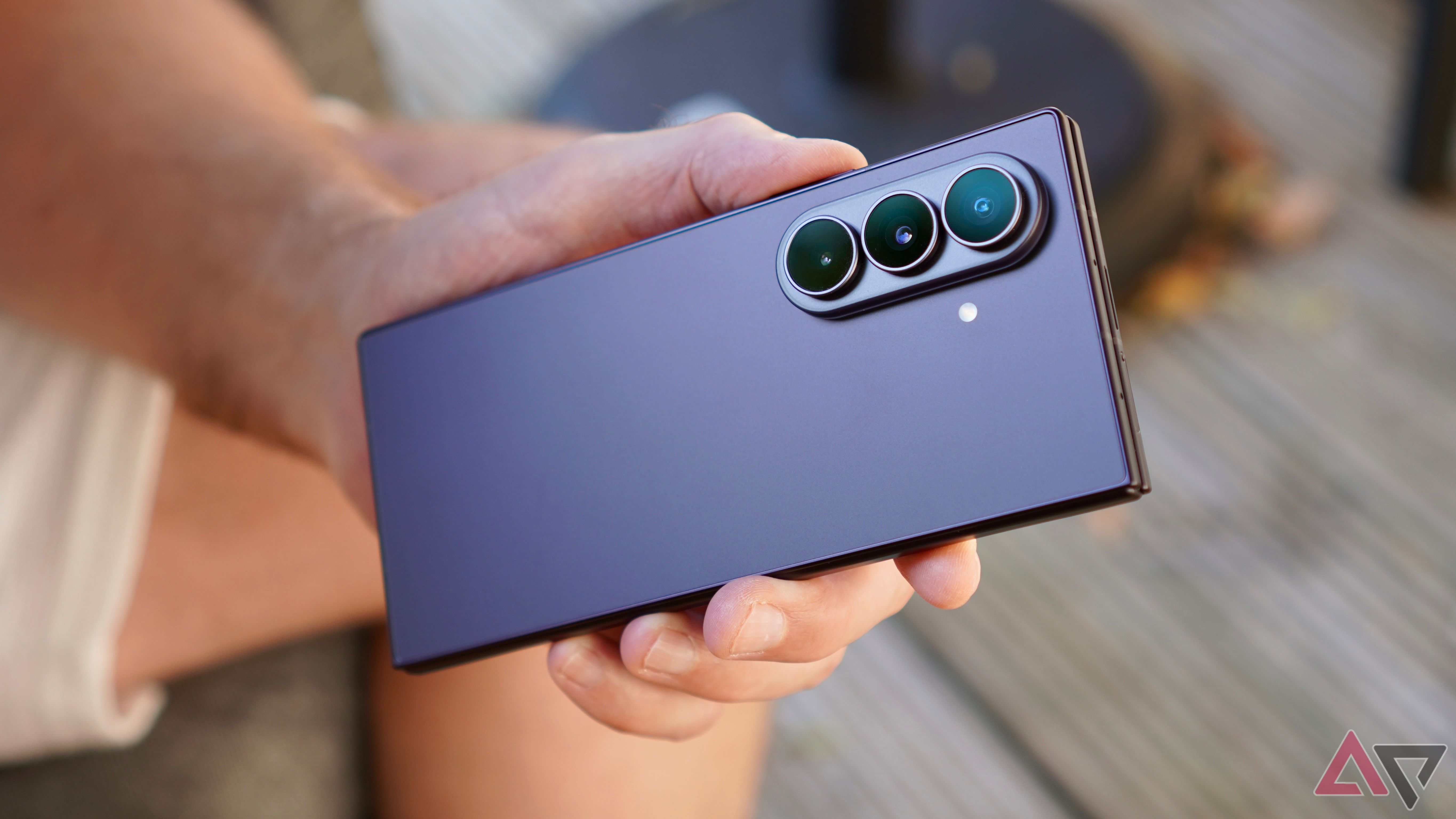 I reviewed the Samsung Galaxy Z Fold 8 Ultra and it has a problem. It's called the Galaxy Z Fold 8