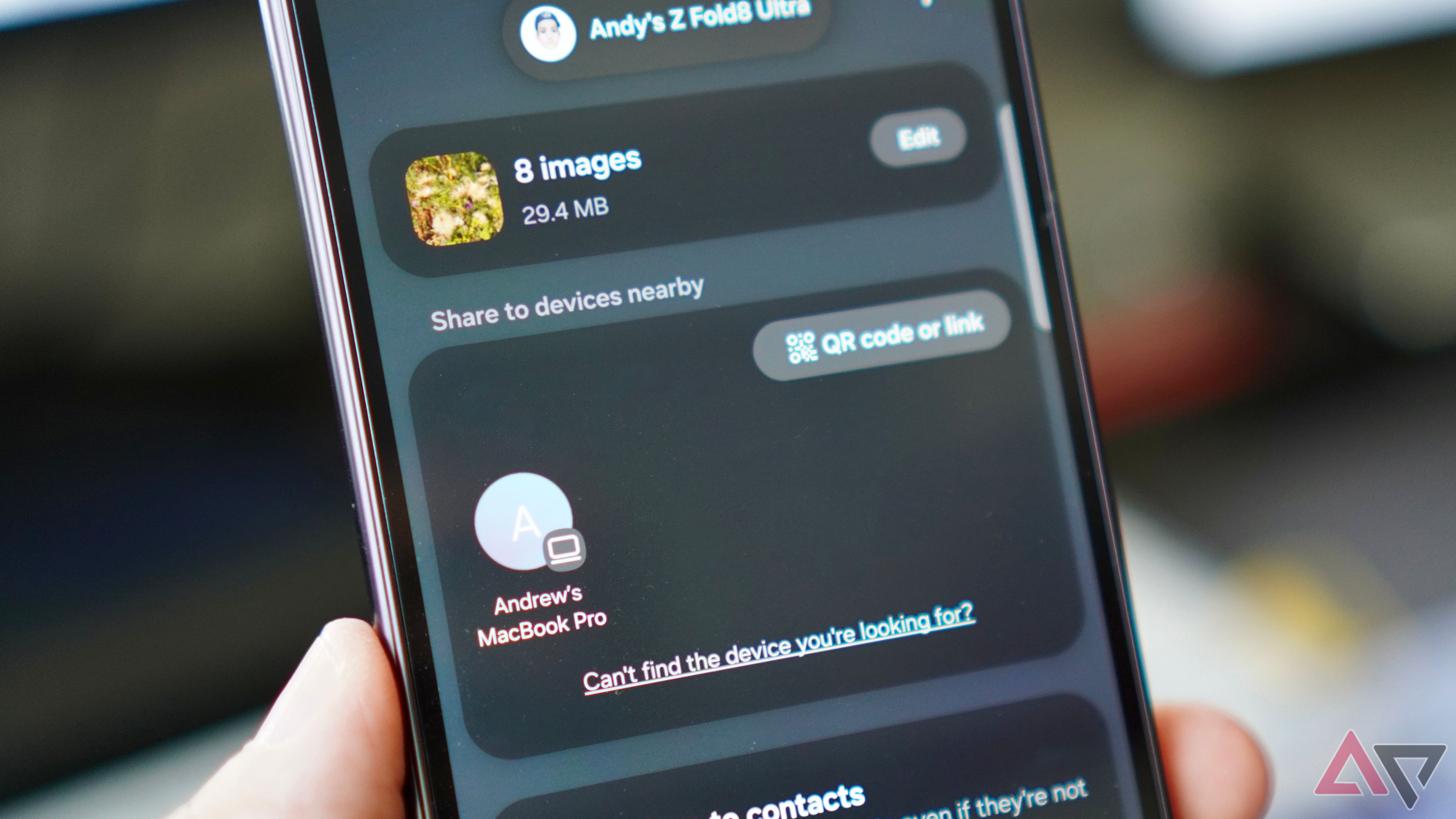 Using the Samsung Galaxy Z Fold 8 Ultra's Quick Share mode to an Apple device