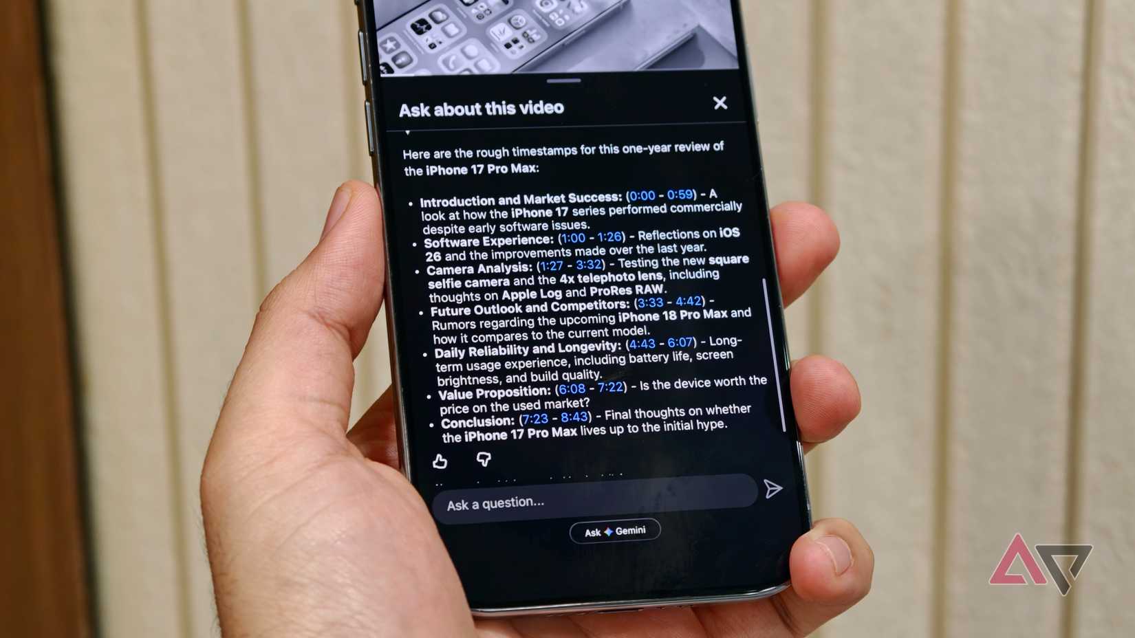 Timestamp generati da Gemini con l’elenco dei capitoli per un video di recensione di un iPhone