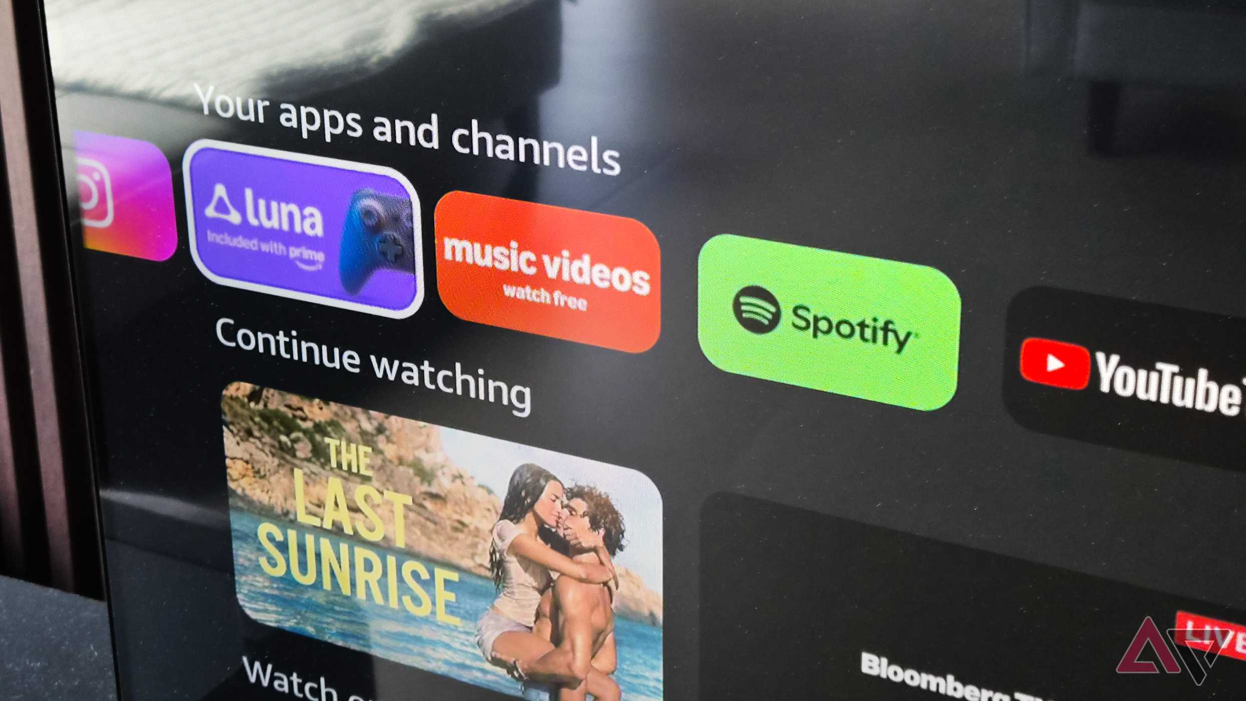 Amazon-Fire-TV-OS-home-page-with-Luna-instagram-spotify-youtube-tv-apps-on-a-TCL-Smart-television-1