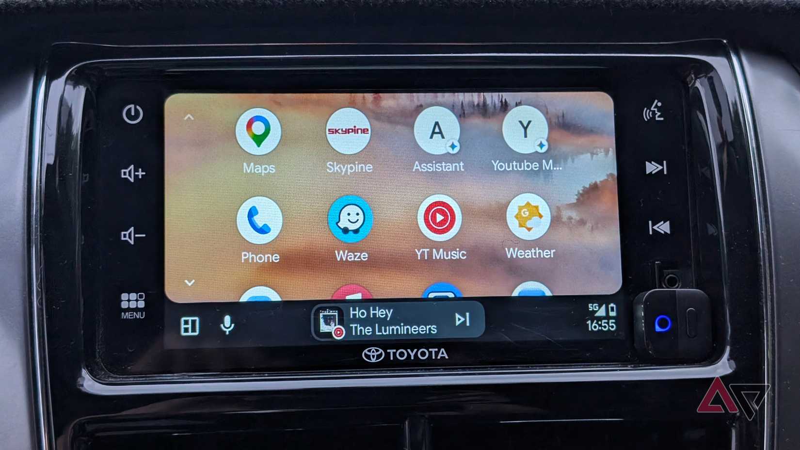 App Android su Android Auto in un display di infotainment Toyota