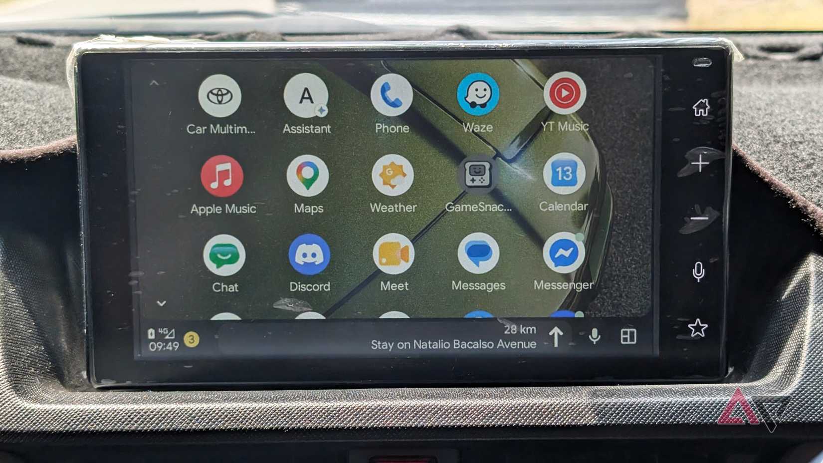 App Android Auto e assistente all'azione Gemini sul veicolo con display Toyota