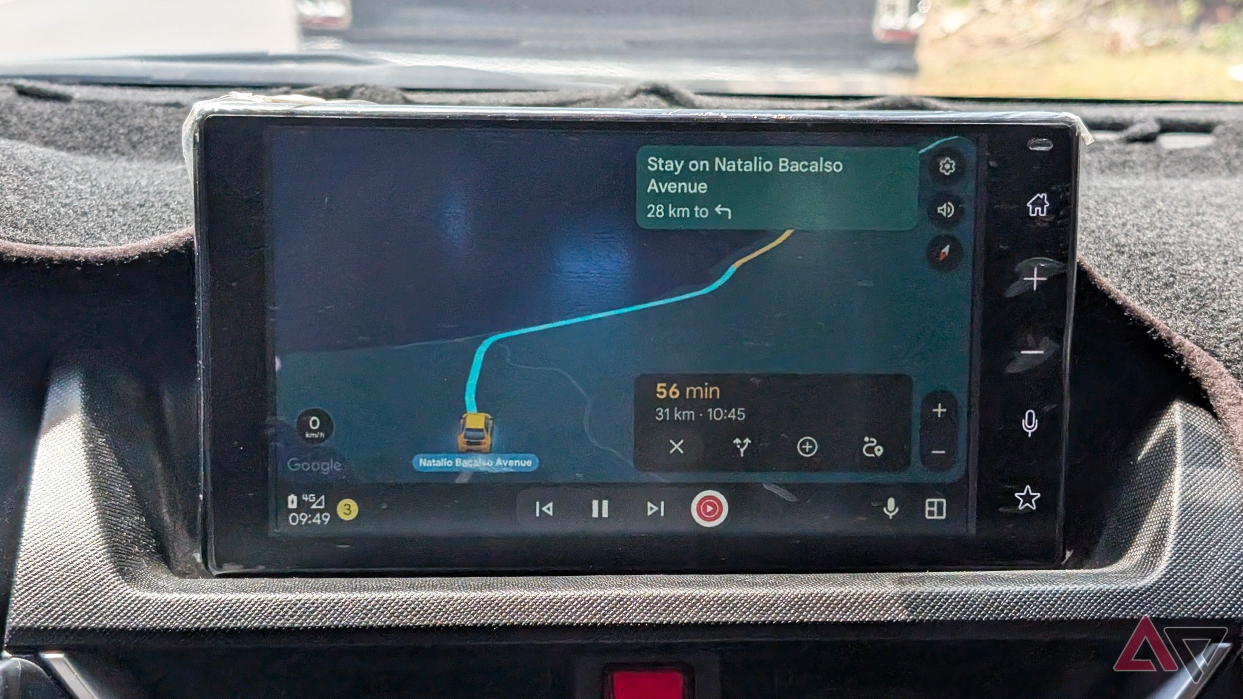 Google Maps and YouTube Music navigation on Android Auto
