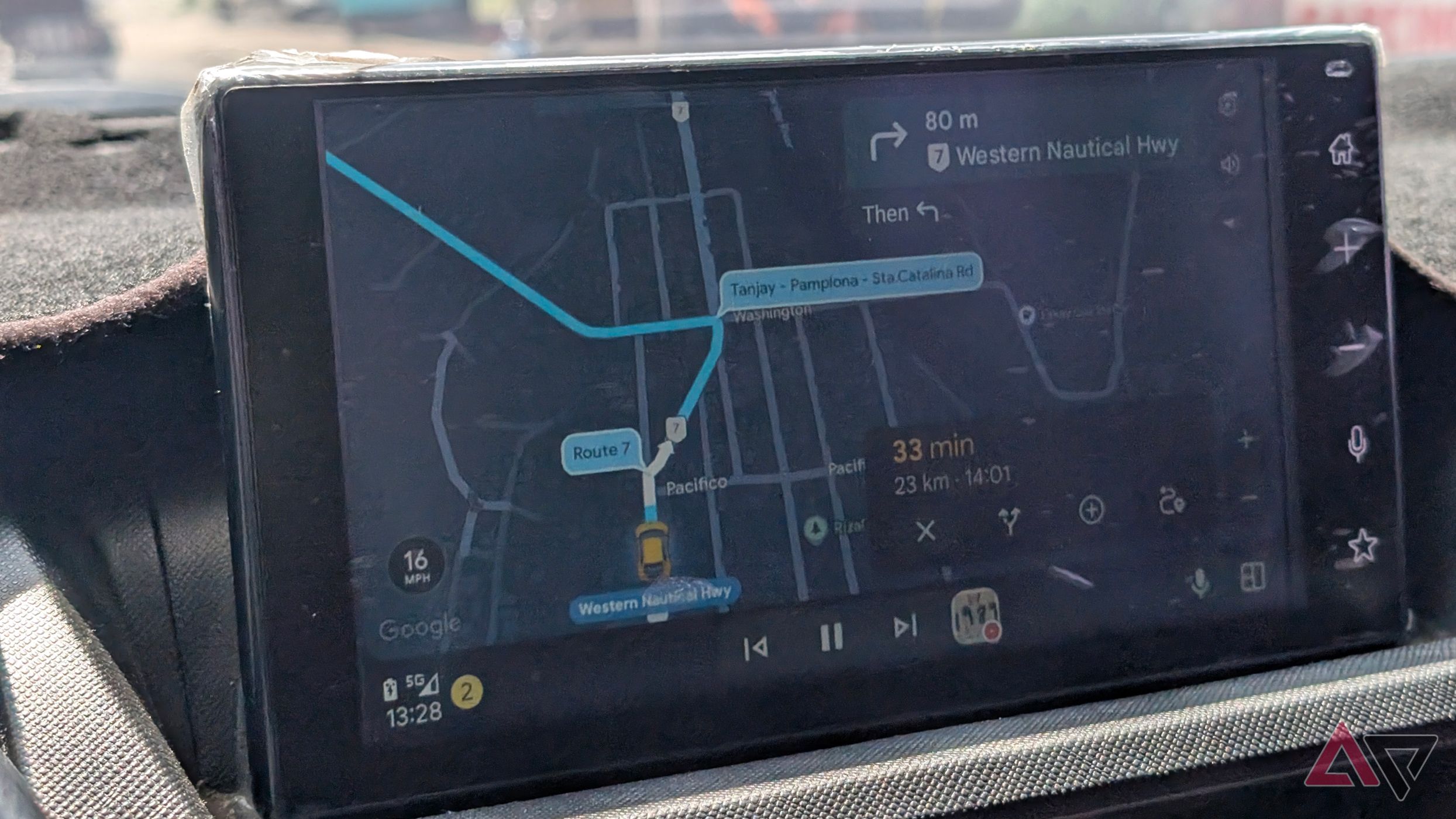 Android-Auto-with-active-navigation-using-Google-Maps-on-Toyota-info-display