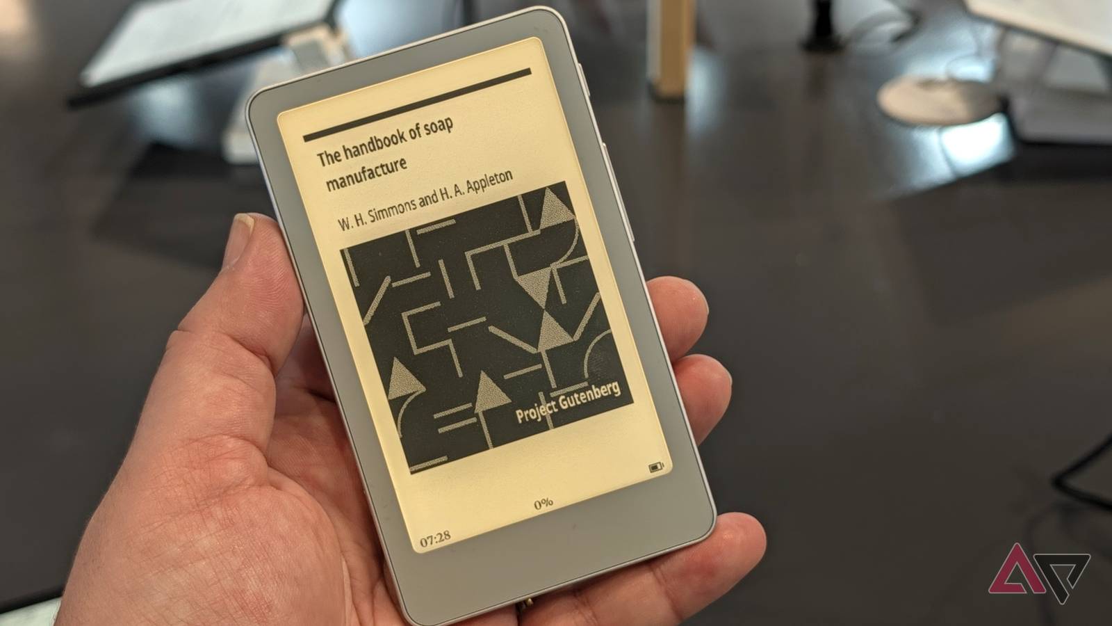 Photo: Android Police Boox Picco Tiny E-Reader Expected in November