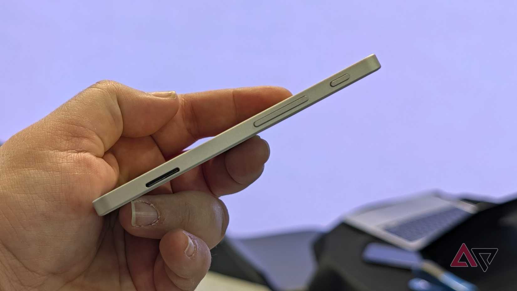 Boox Picco side buttons and microSD slot