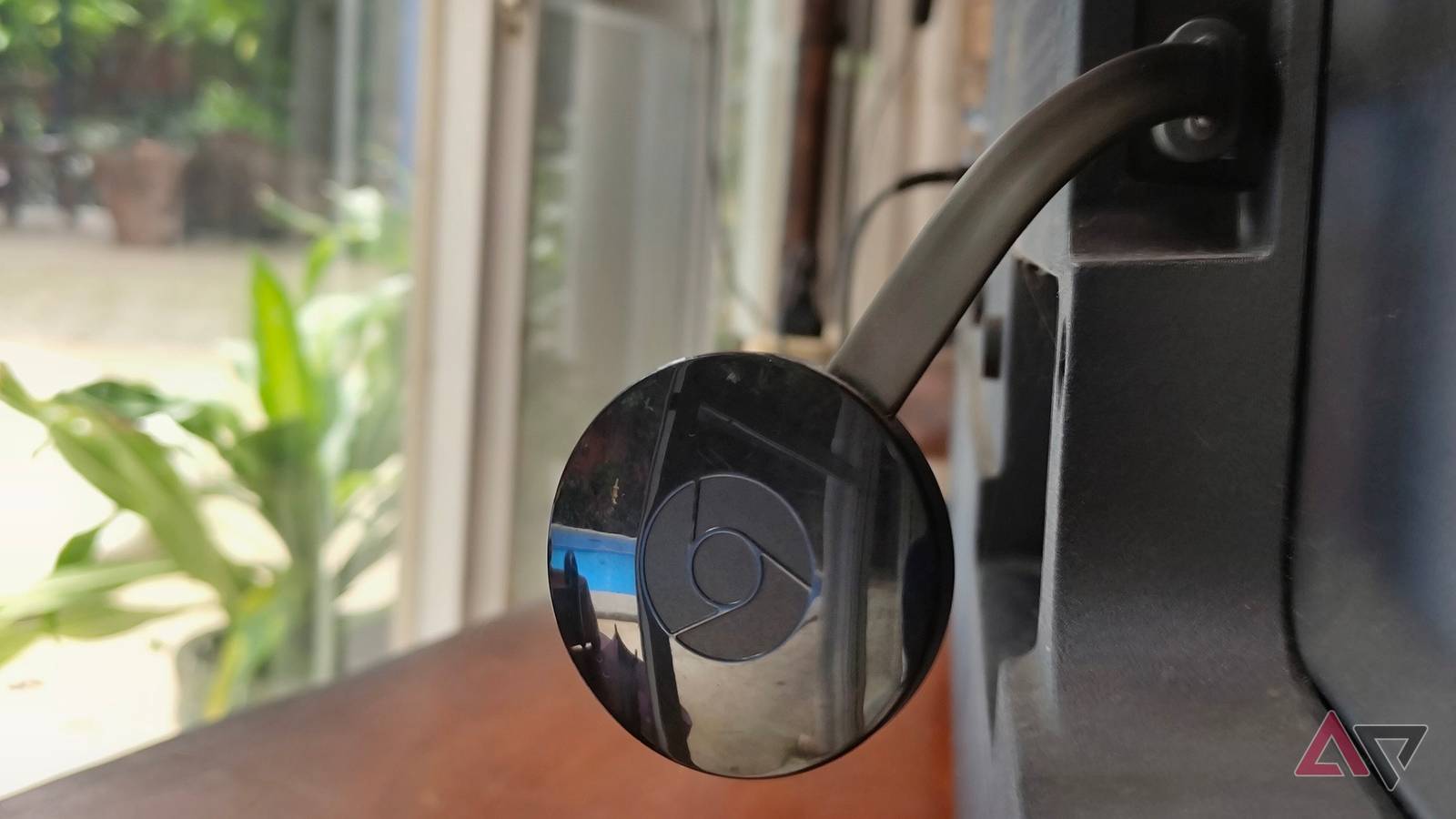 Как старый Chromecast 2015 года помог ускорить работу тормозящего Android TV Chromecast второго поколения подключен к порту HDMI телевизора