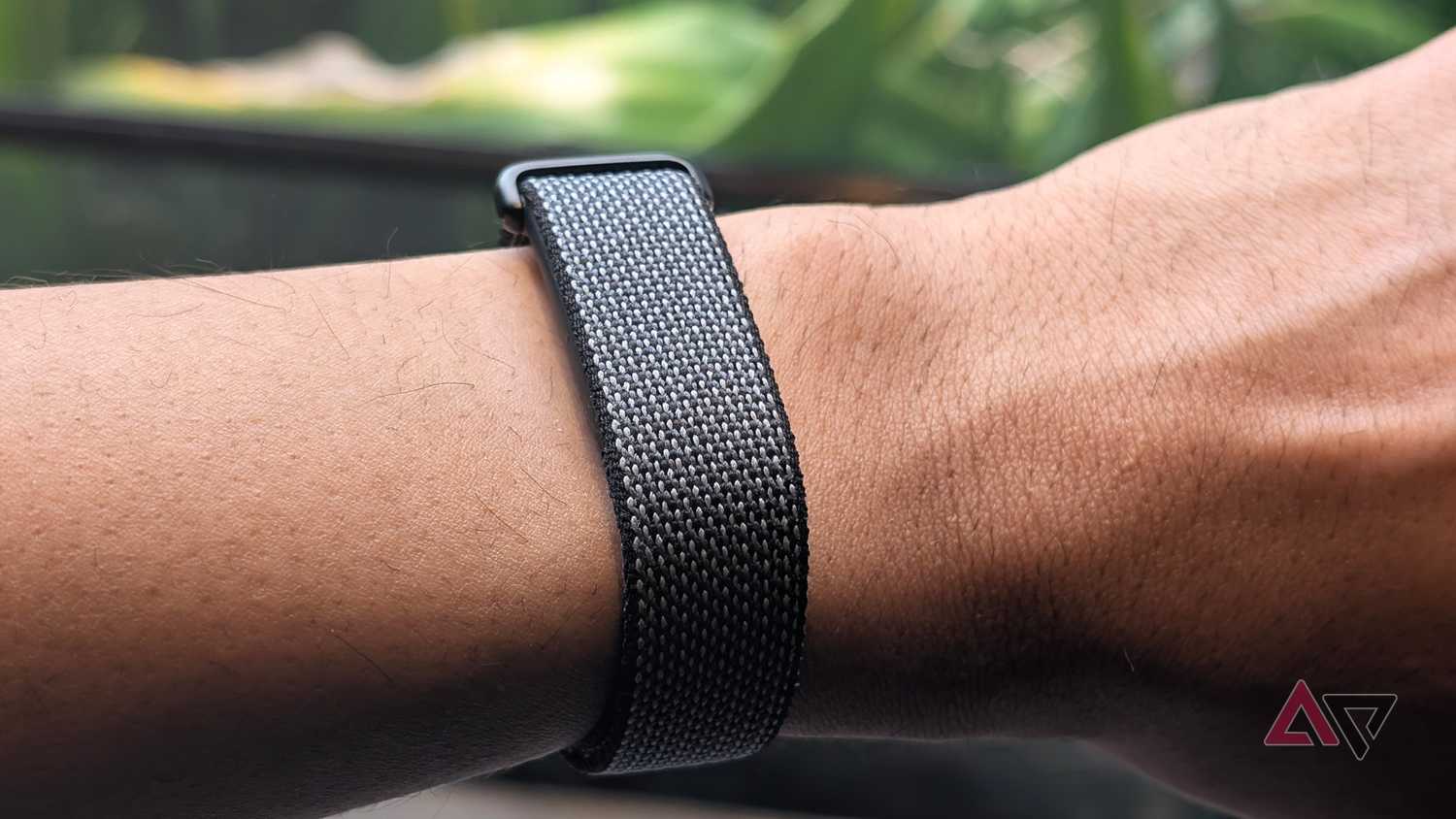 Google-Fitbit-Air-smart-fitness-tracker-being-worn-on-a-wrist