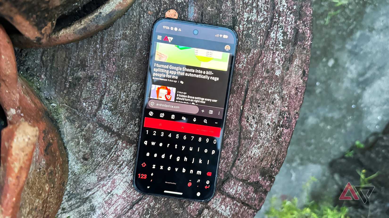 Google Pixel 9 Pro XL with Microsoft Swiftkey Beta keyboard
