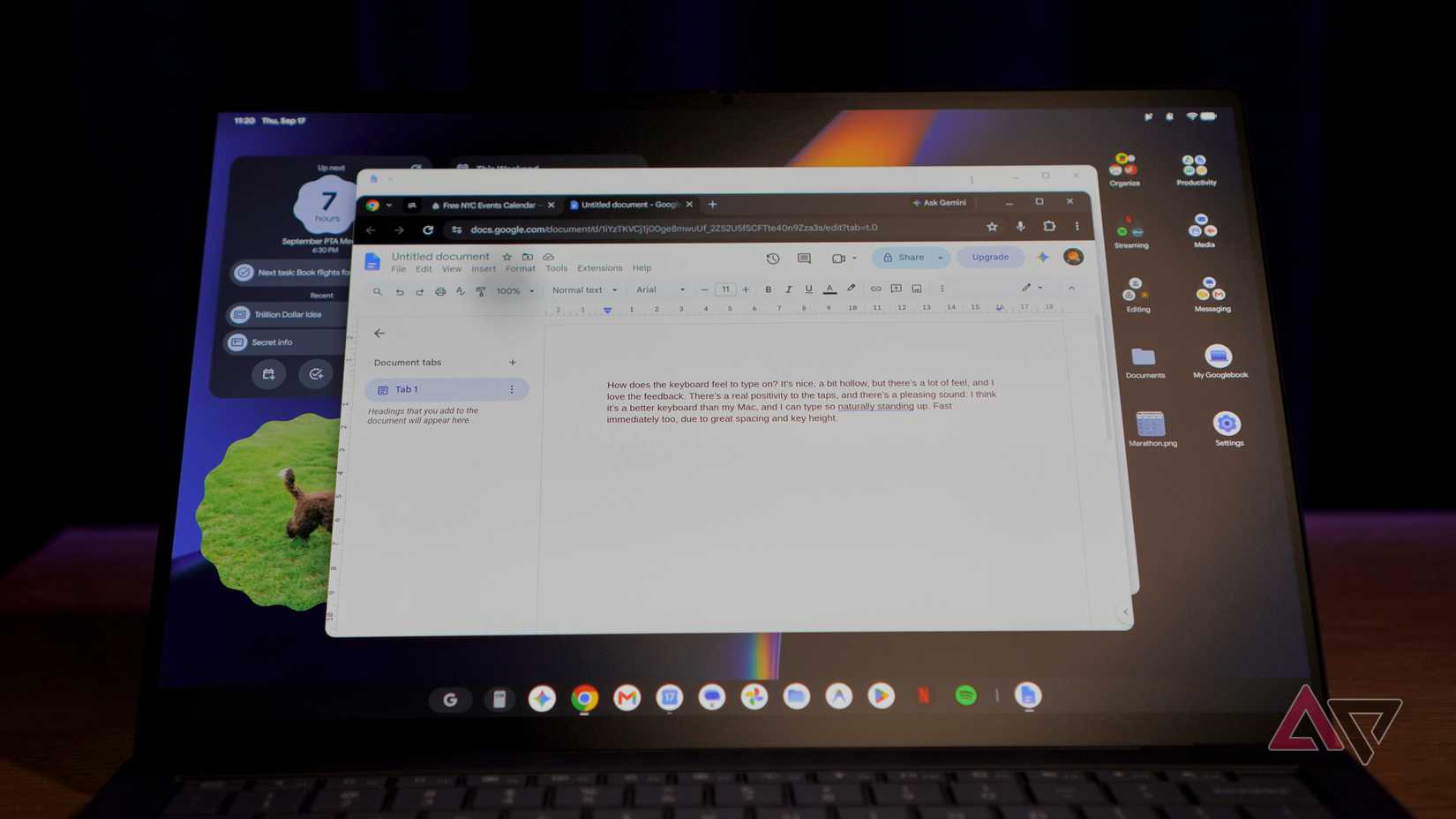Digitando sul portatile Asus Googlebook