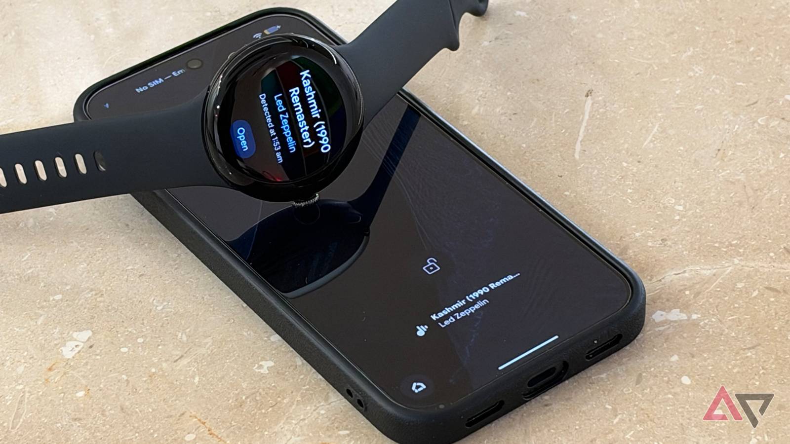 Приложение Now On Wrist переносит функцию Now Playing со смартфонов Pixel на часы Отображение распознанной музыки на часах и телефоне через Now On Wrist