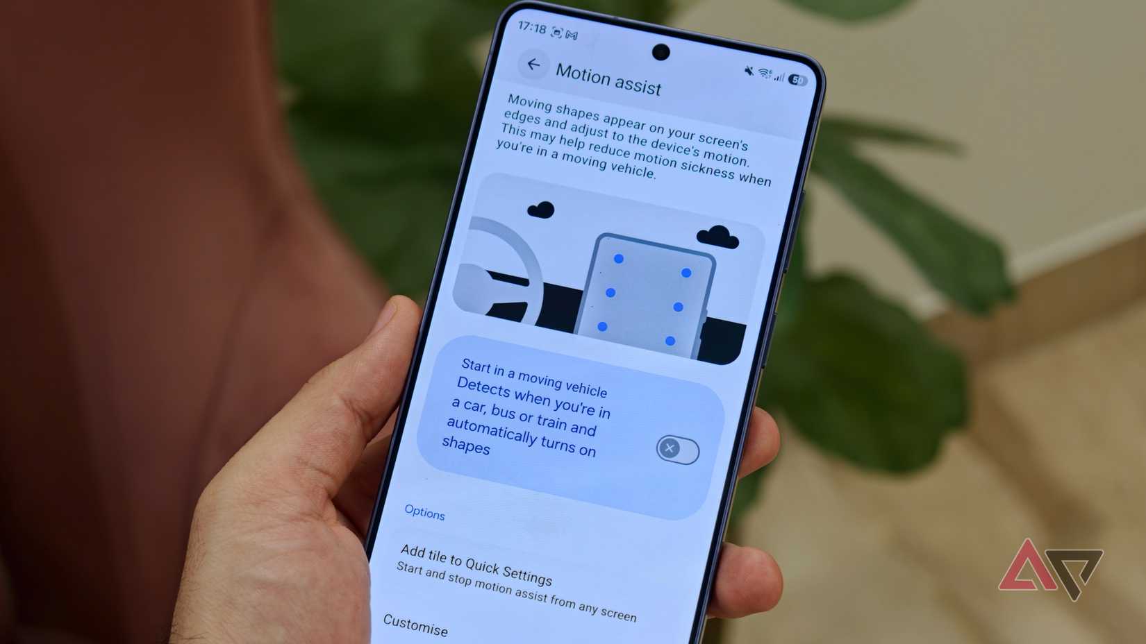 Telefono Samsung che mostra le impostazioni di assistenza al movimento con rilevamento automatico del veicolo disabilitato