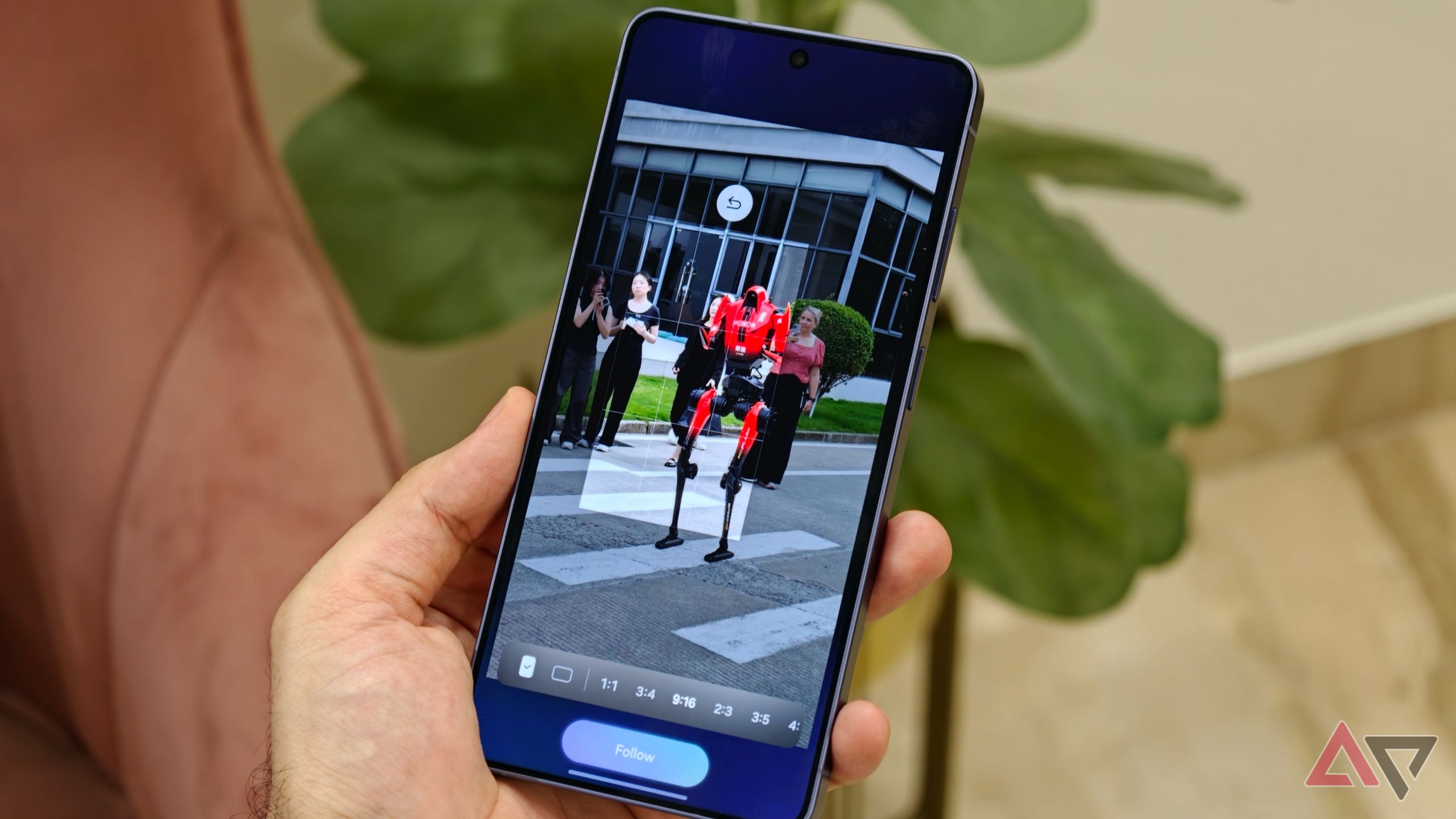 Samsung My FanCam showing video cropping options around a red robot