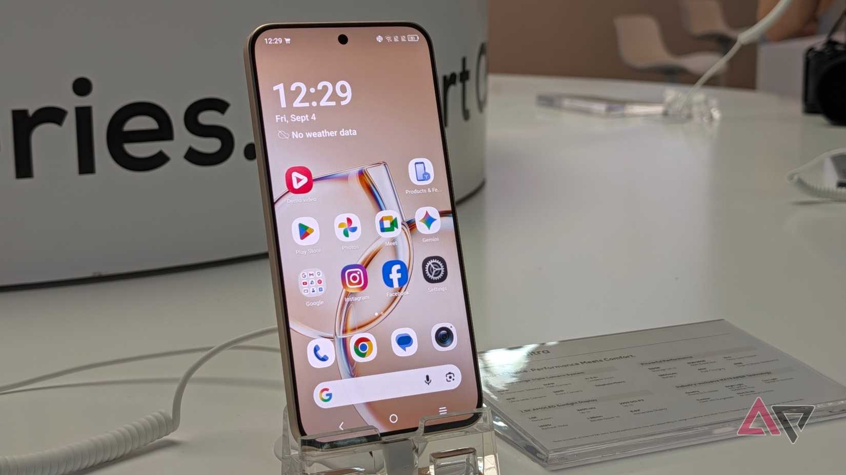 TCL P80 Ultra home screen