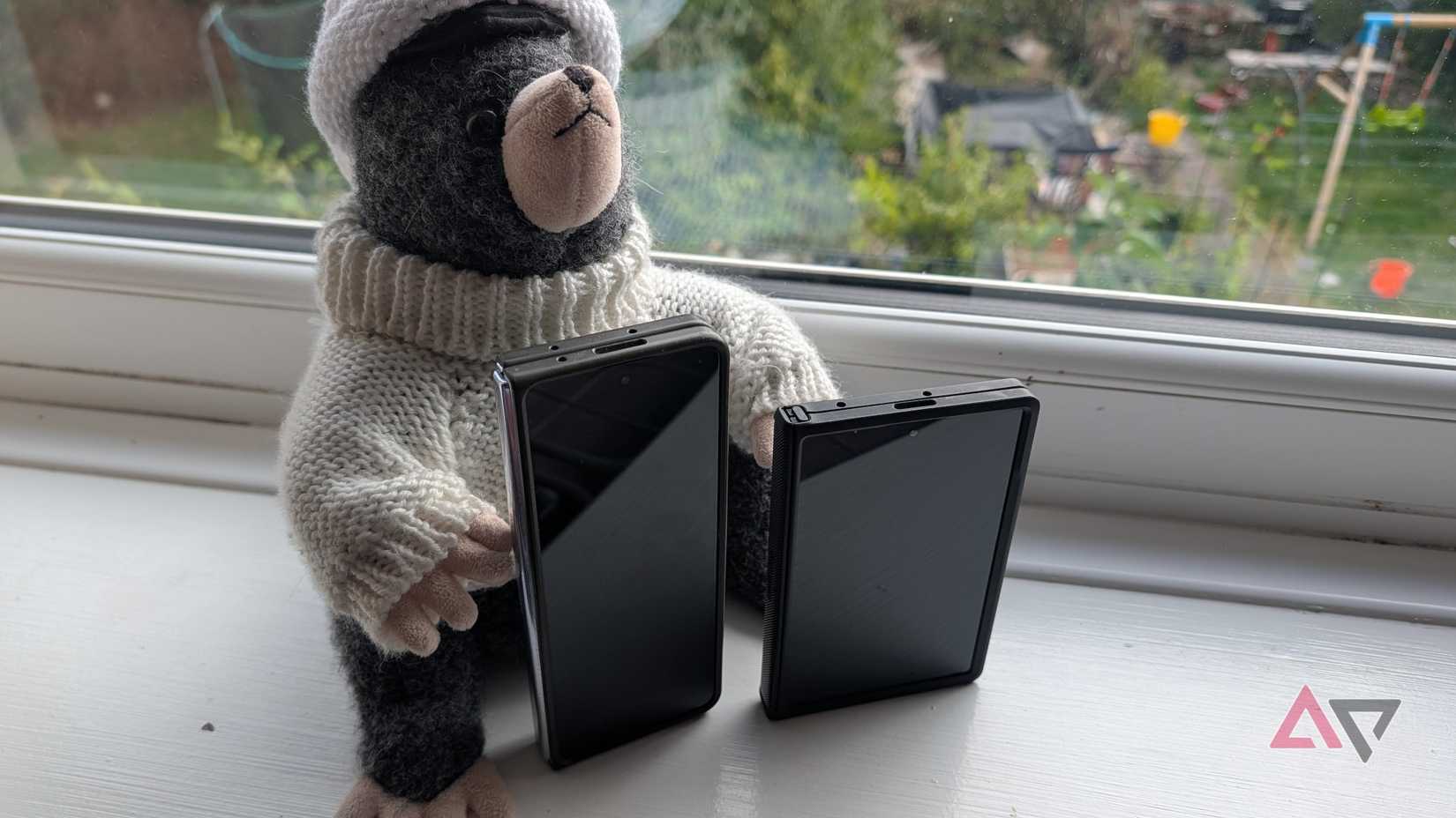 Сравнение Samsung Galaxy Z Fold 8 и Z Fold 5: что изменилось в эргономике — иллюстрация 5 к материалу Сравнение Samsung Galaxy Z Fold 8 и Z Fold 5: что изменилось в эргономике — иллюстрация 5 к материалу
