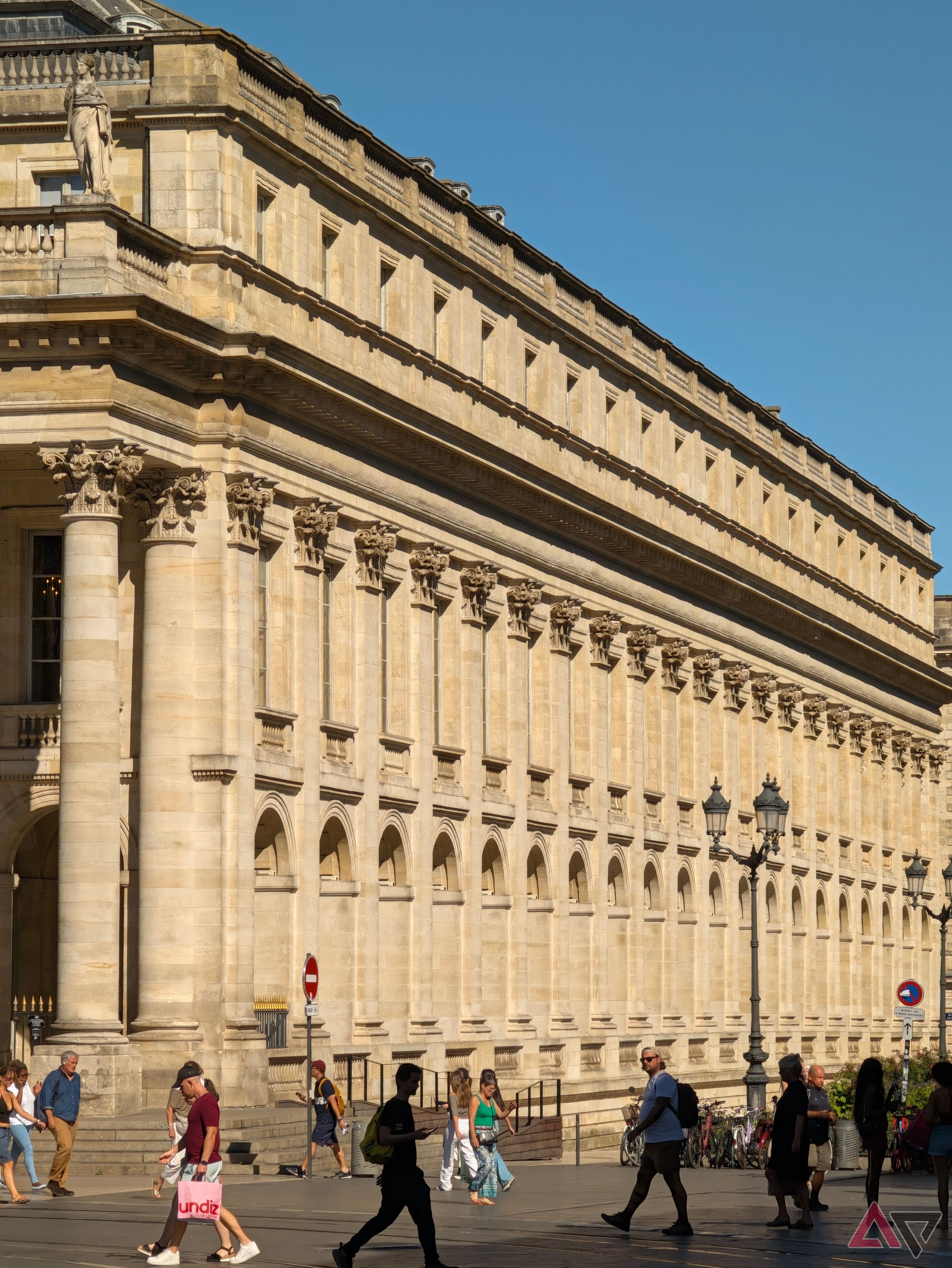 camera-sample-pixel-11-pro-xl-bordeaux-day-vanilla