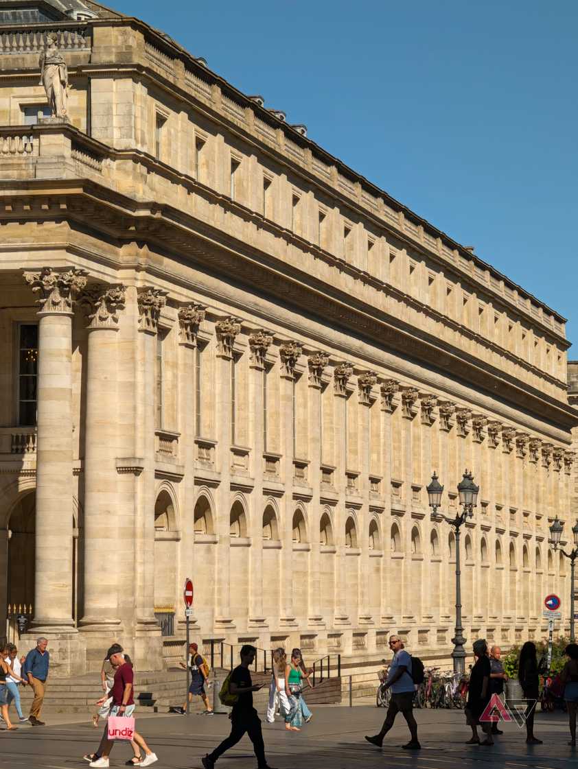 camera-sample-pixel-11-pro-xl-bordeaux-day-vanilla