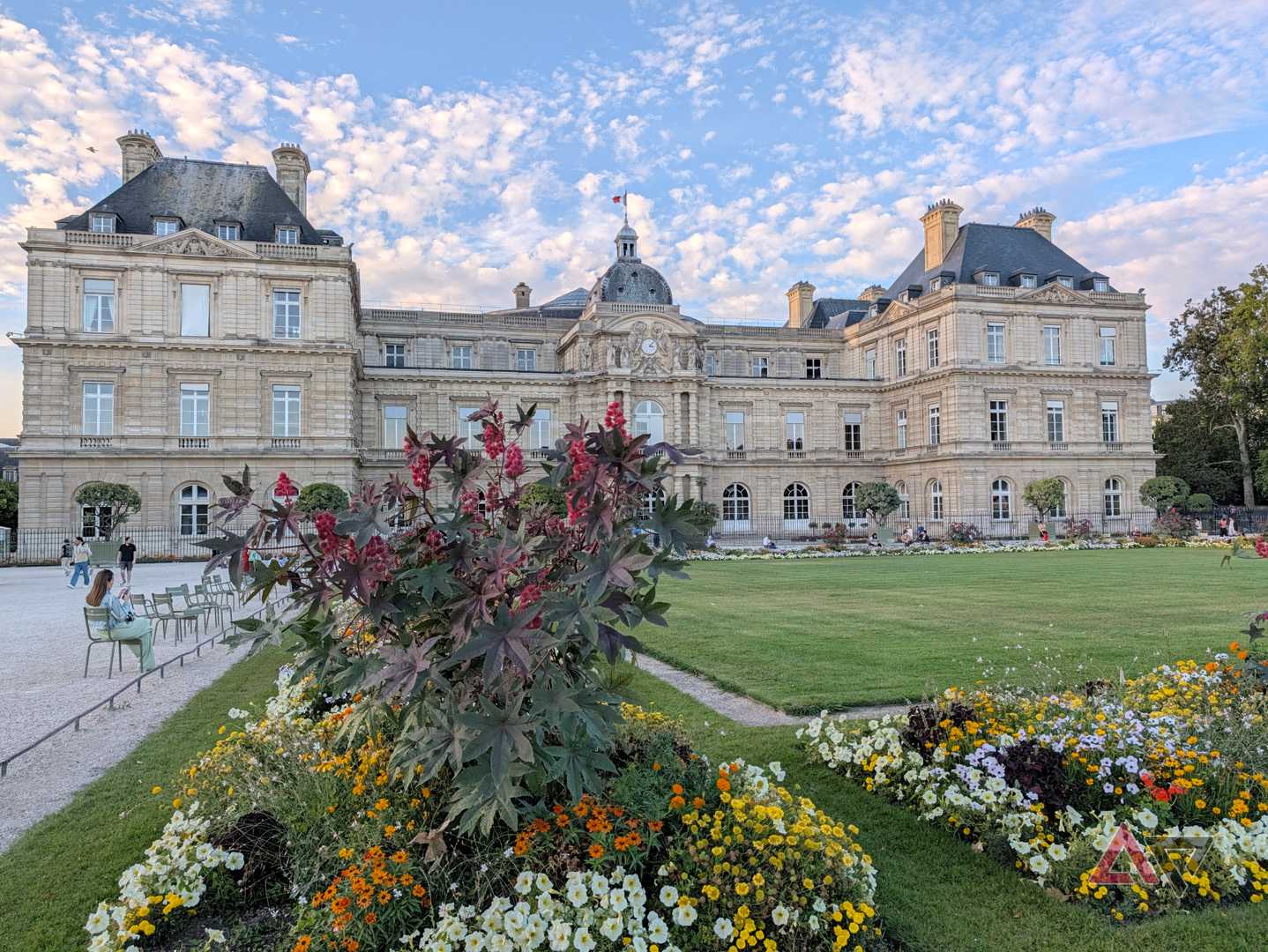 Google Pixel 11 Pro XL camera sample of the Luxembourg gardens with Camera Look Original