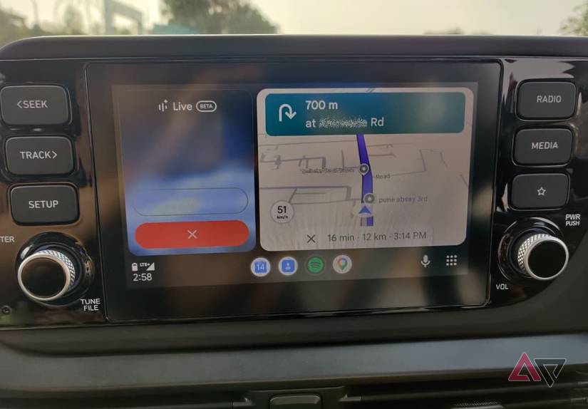 Immagine che mostra Gemini Live in Android Auto