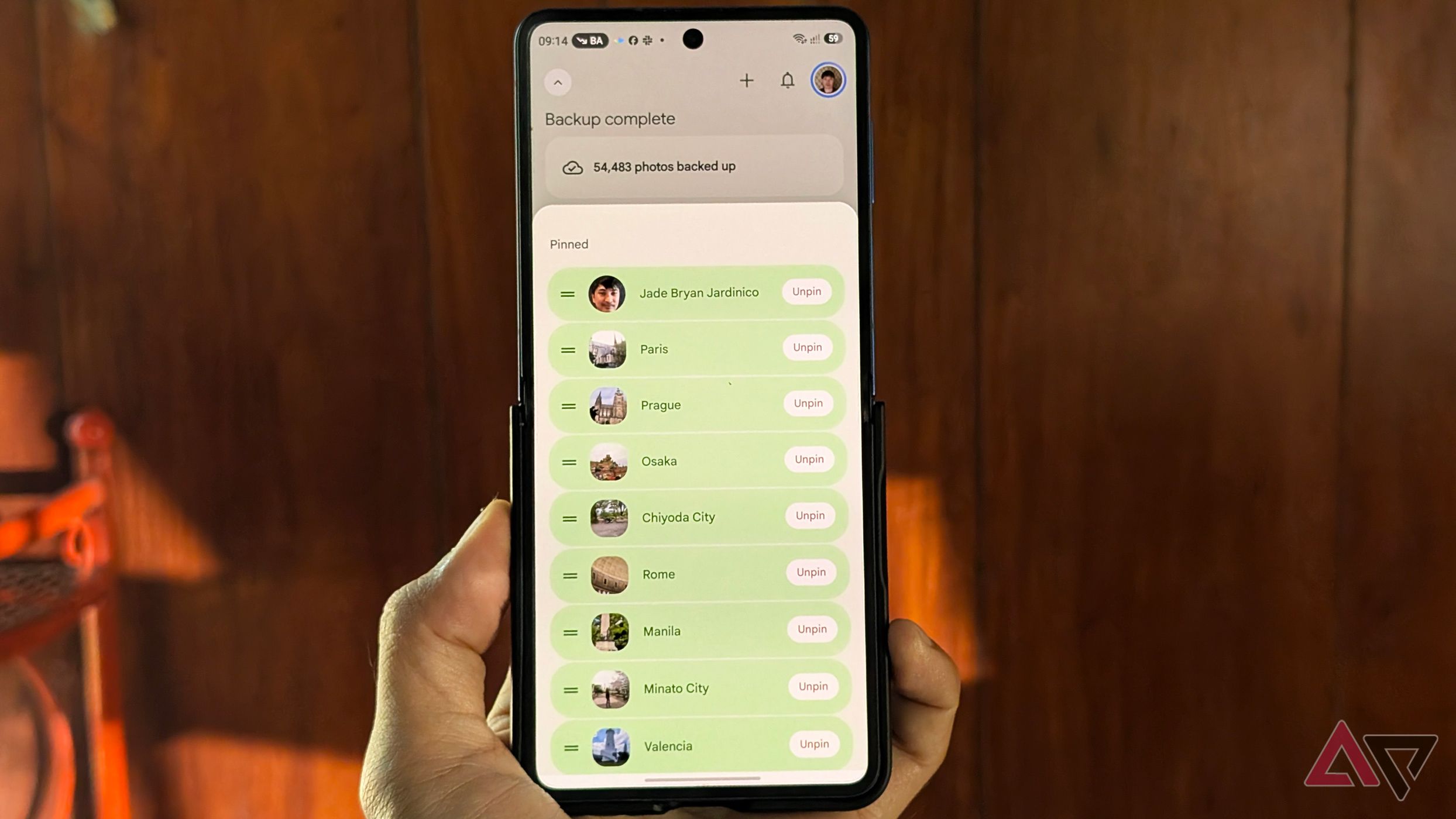 Samsun Galaxy Z Flip 7 foldable smartphone with Google Photos app
