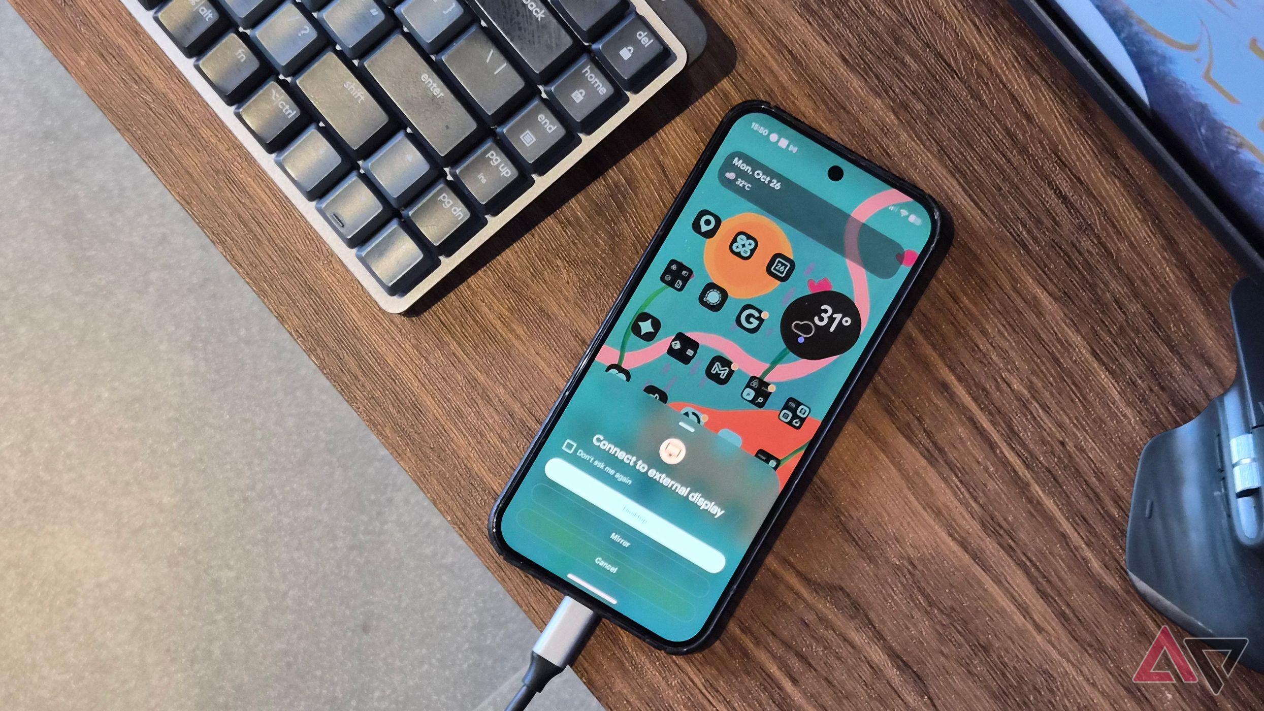 Google-Pixel-phone-connected-to-Desktop-Mode-with-keyboard-and-mouse-on-a-desk