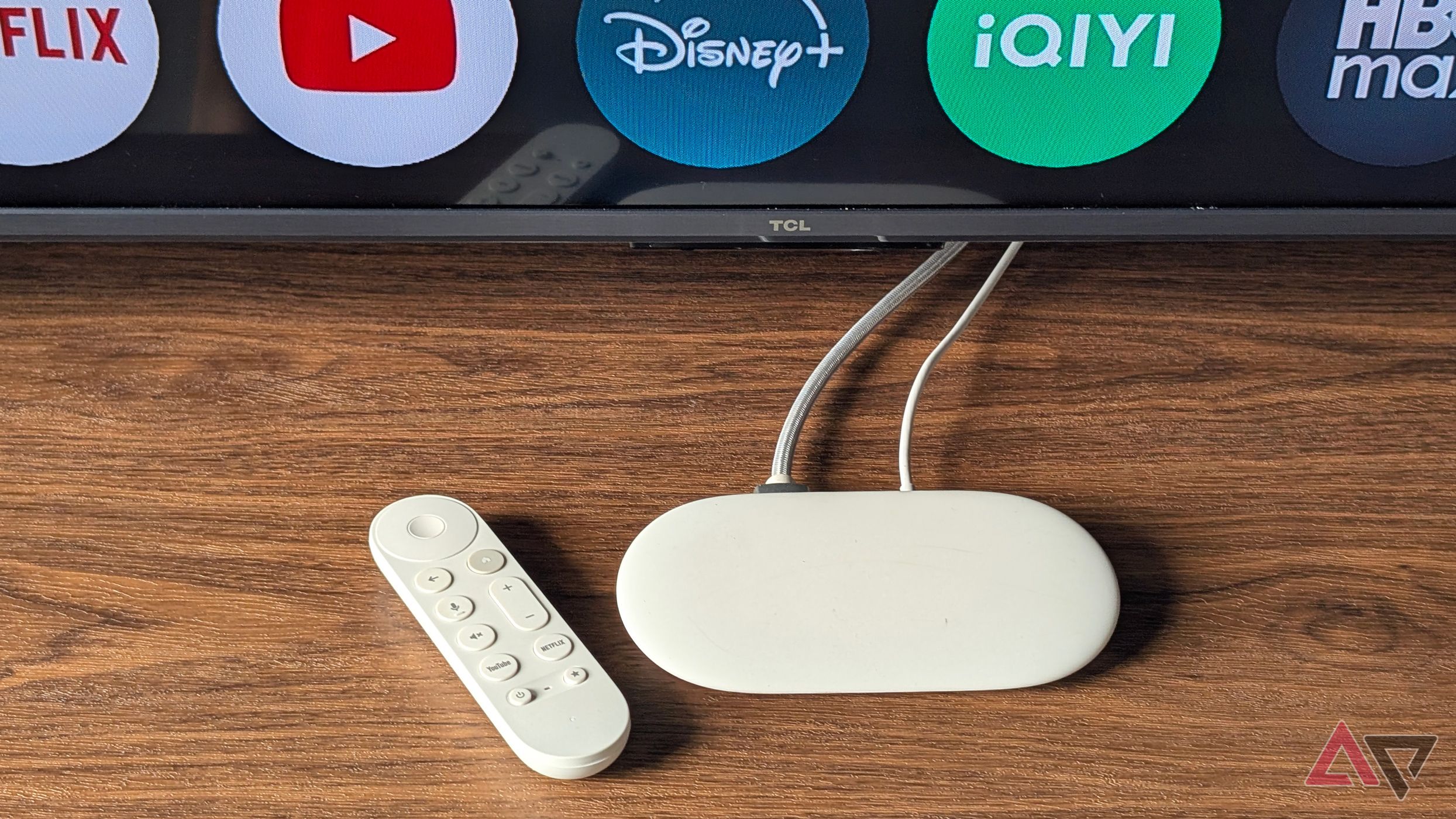 Google TV Streamer 4K, voice remote