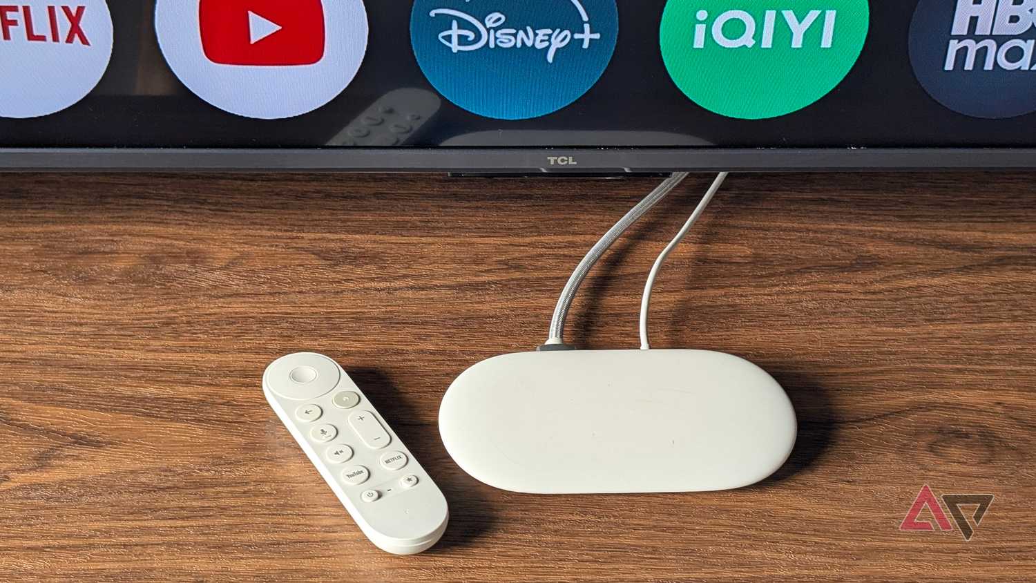 Google TV Streamer 4K, voice remote