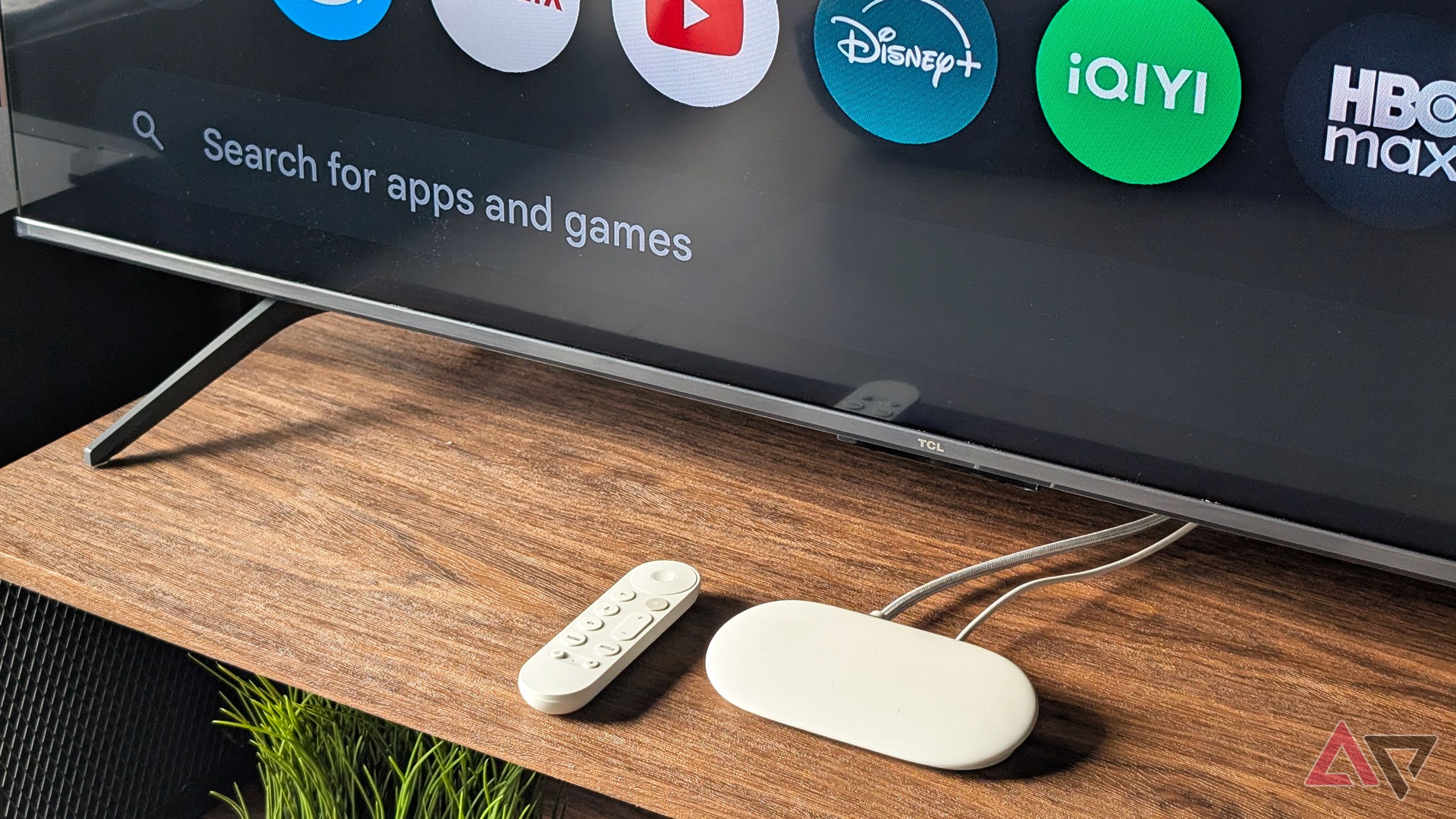 Google TV Streamer 4K and voice AI remote